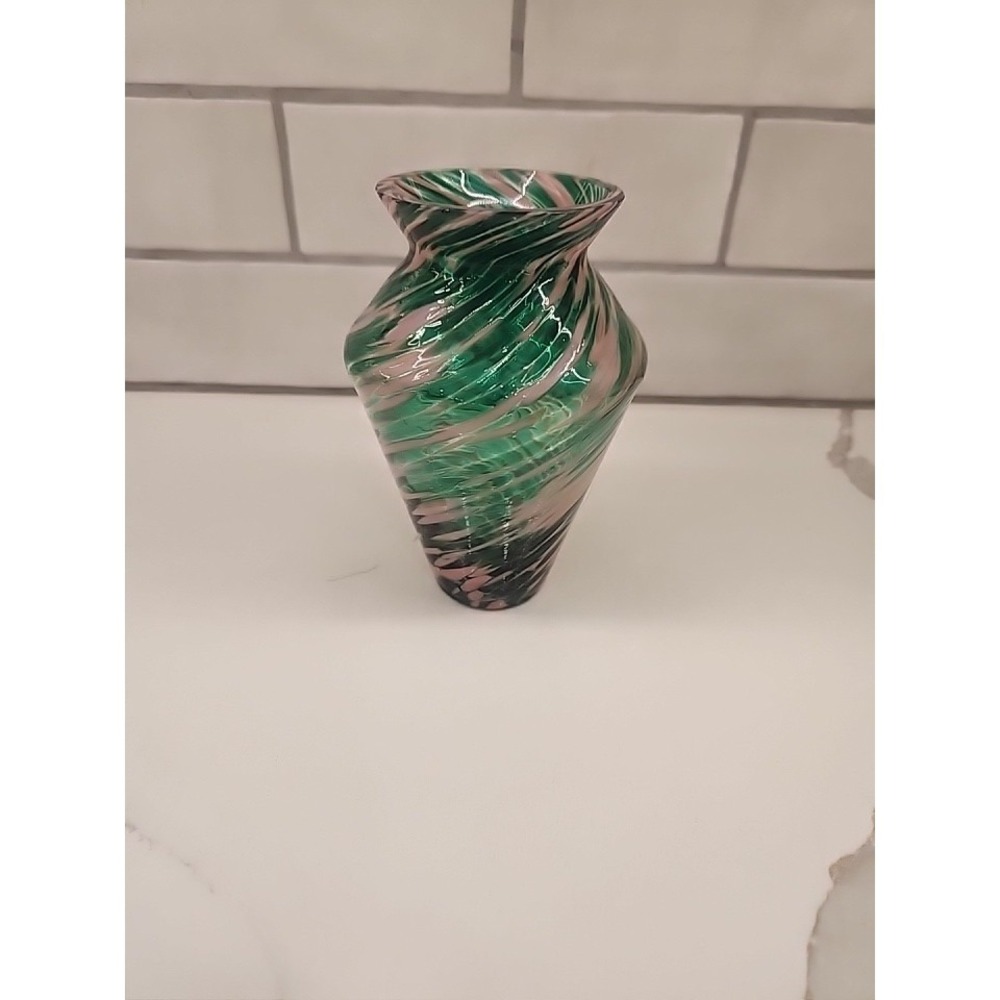 Vintage Hand Blown Art Glass Small Pink And Green Swirl Decorative Vase 5"‎ Tall